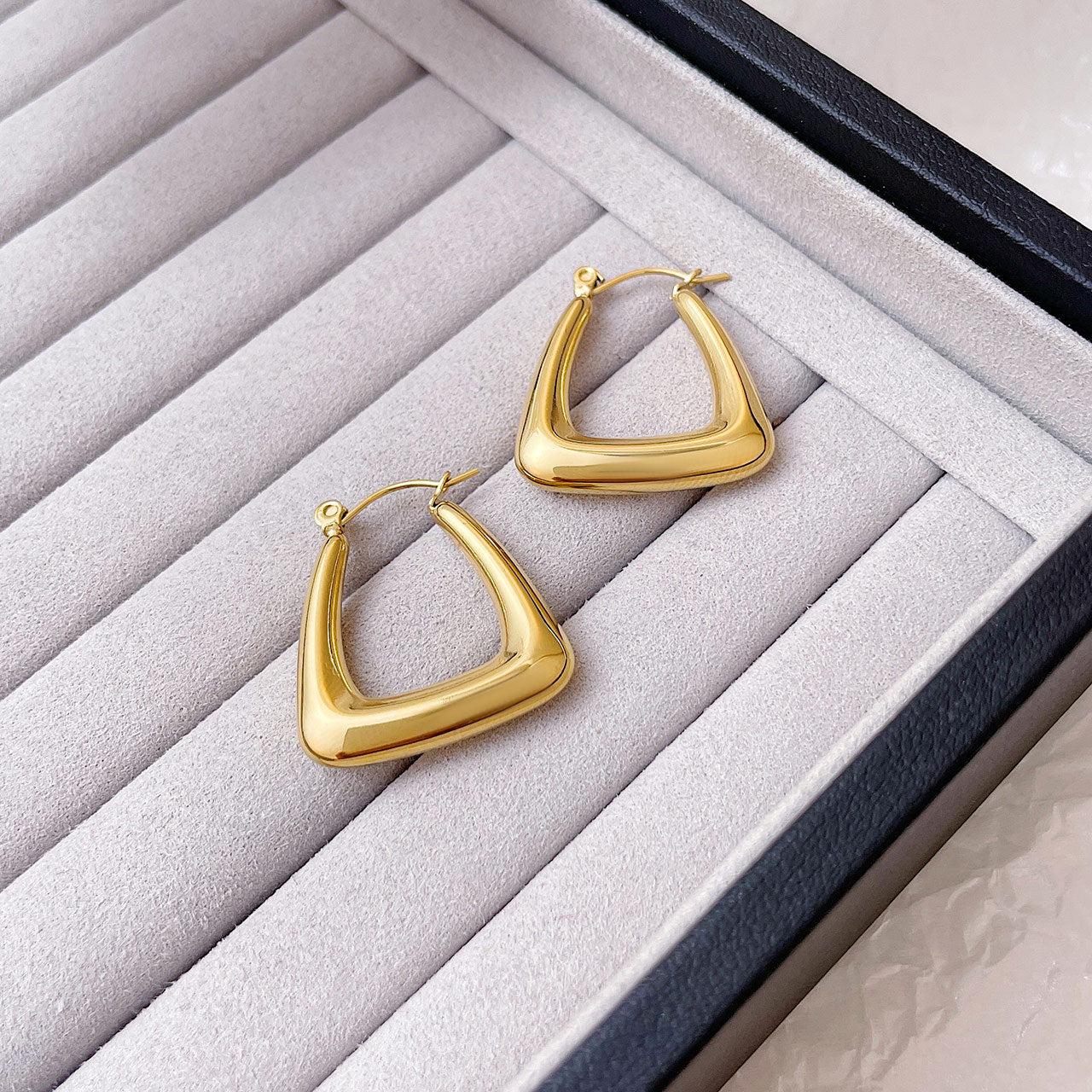 2023 New Europe And The United States INS Fashion Wild U-shaped Hollow Earrings Cold Wind Simple Senior Stainless Steel Earrings Female