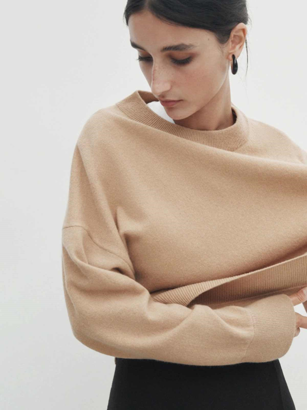 Laminated Shawl Round Neck Sweater Woman